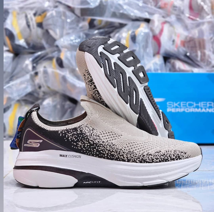 Skechers Max Cushion Vietnam. اسکیچرز مکس کوشن