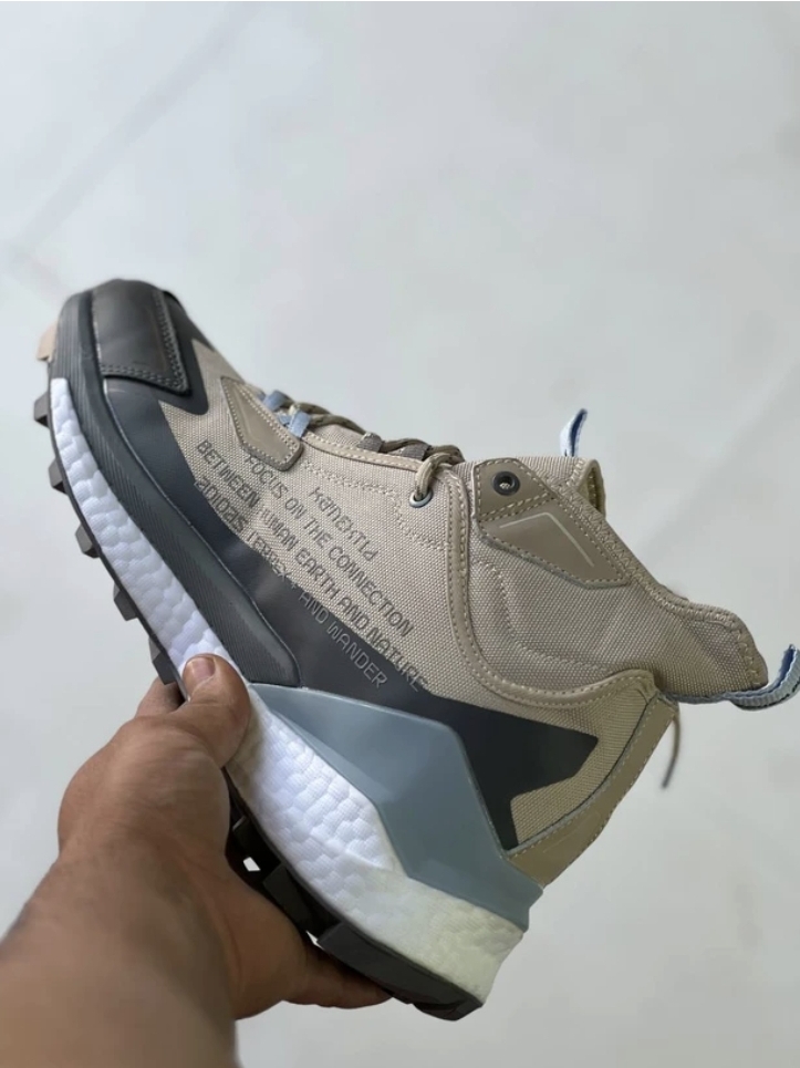 کتونی ساقدار ادیداس ترکس کونتینتال وارداتی ویتنام /سایز ۴۰ تا ۴۵ /فروش عمده و تک/Adidas Terrex Free Hike