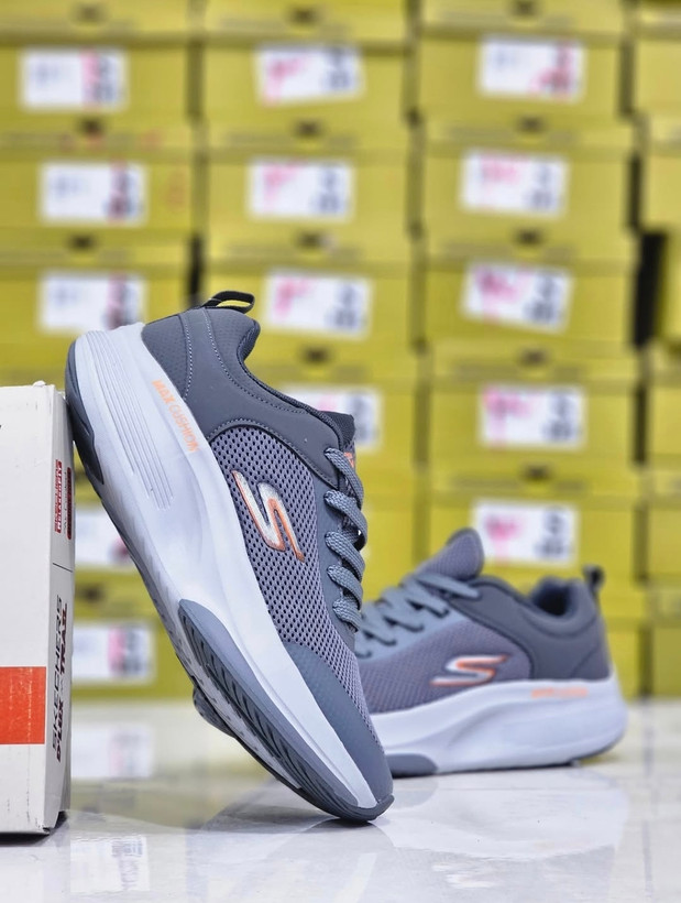 کتونی اسکیچرز مدل max cushion , سایز ۴۰ تا ۴۵ وارداتی ویتنام ، فروش عمده و تک. Skechers Max Cushion Vietnam