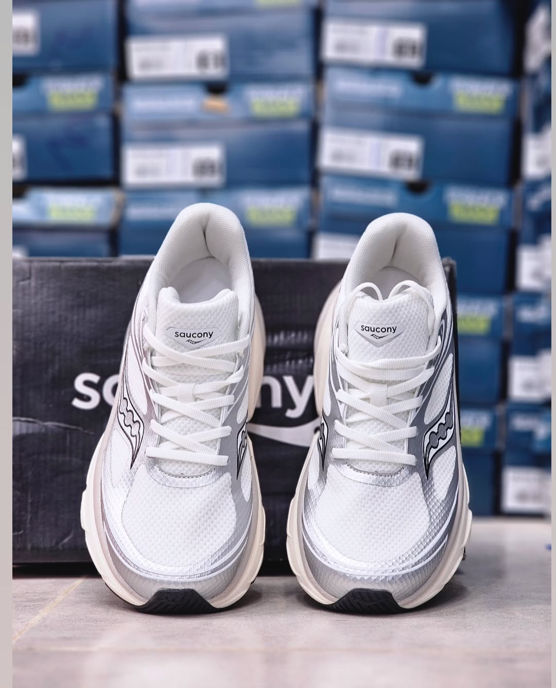 کتونی ویتنامی ساکونی ۲۰۲۵ /فروش عمده و تک/ وارداتی ویتنام /سایز ۴۰تا ۴۵/Saucony Vietnam