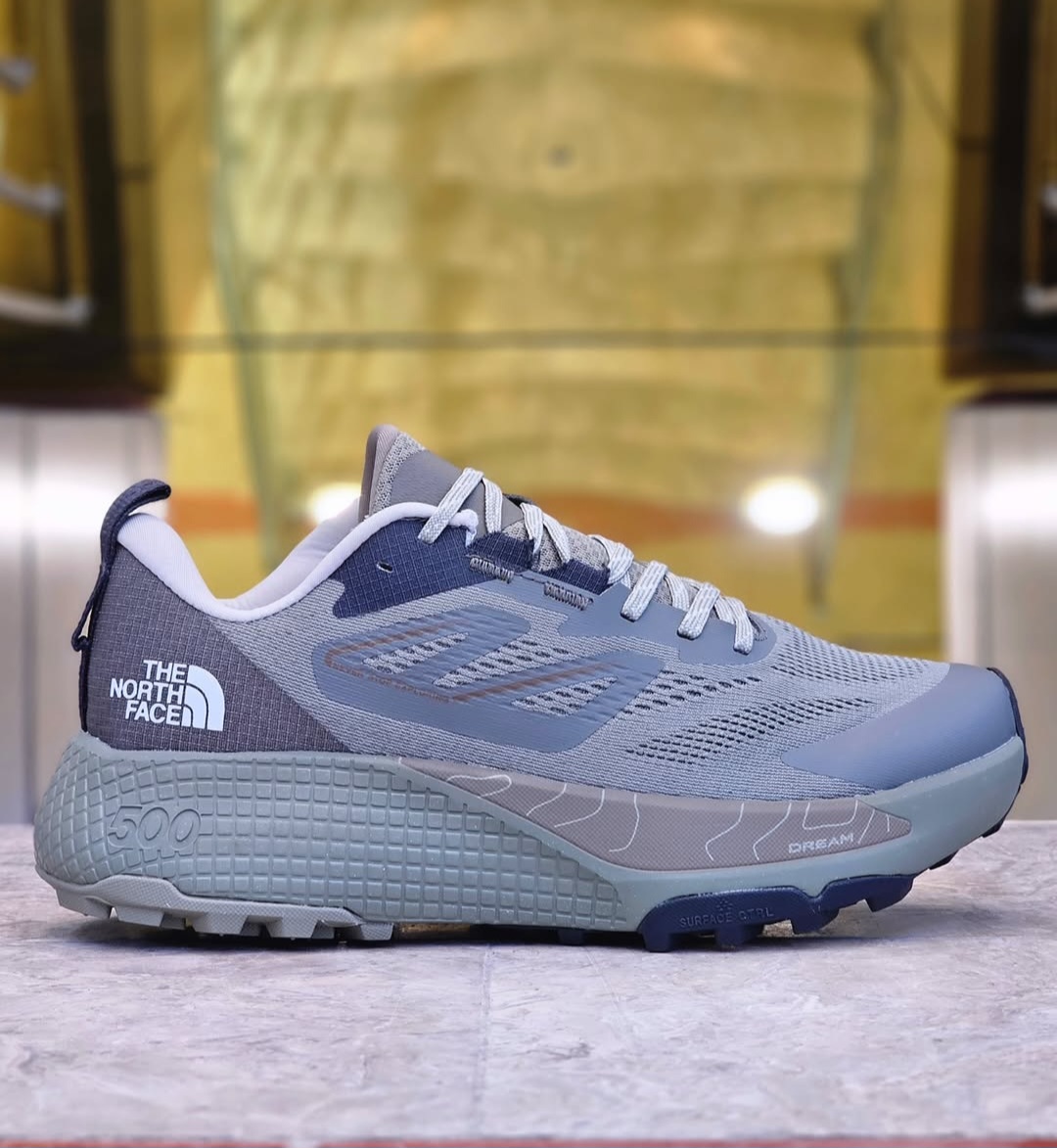 کتونی نورث فیس . وارداتی ویتنام سایز ۴۰ تا ۴۵ . north face Altamesa 500.