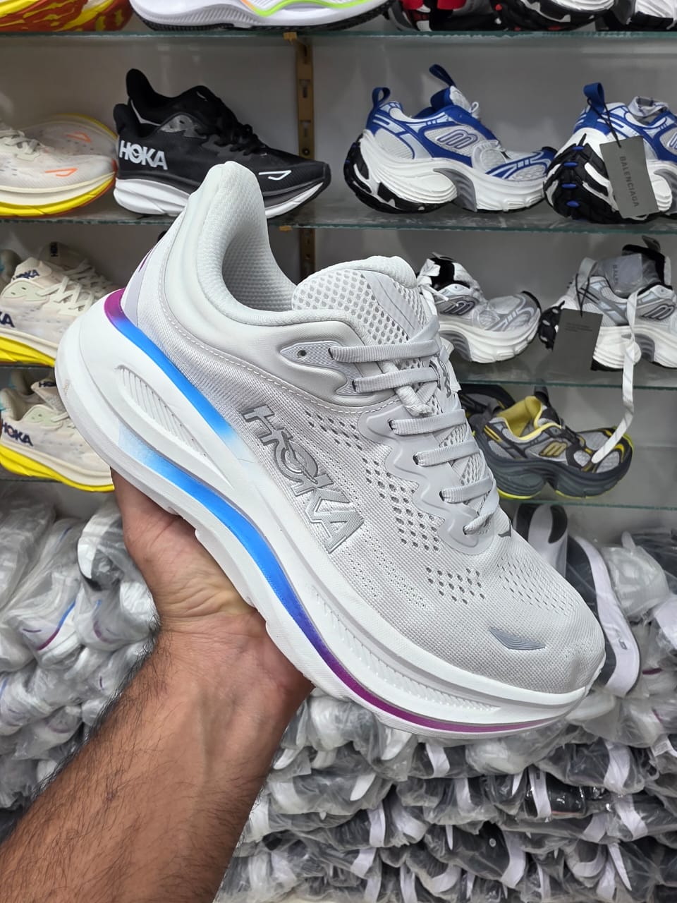 کتونی هوکا باندی ۹/shoes hoka bondi 9/ساخت ویتنام