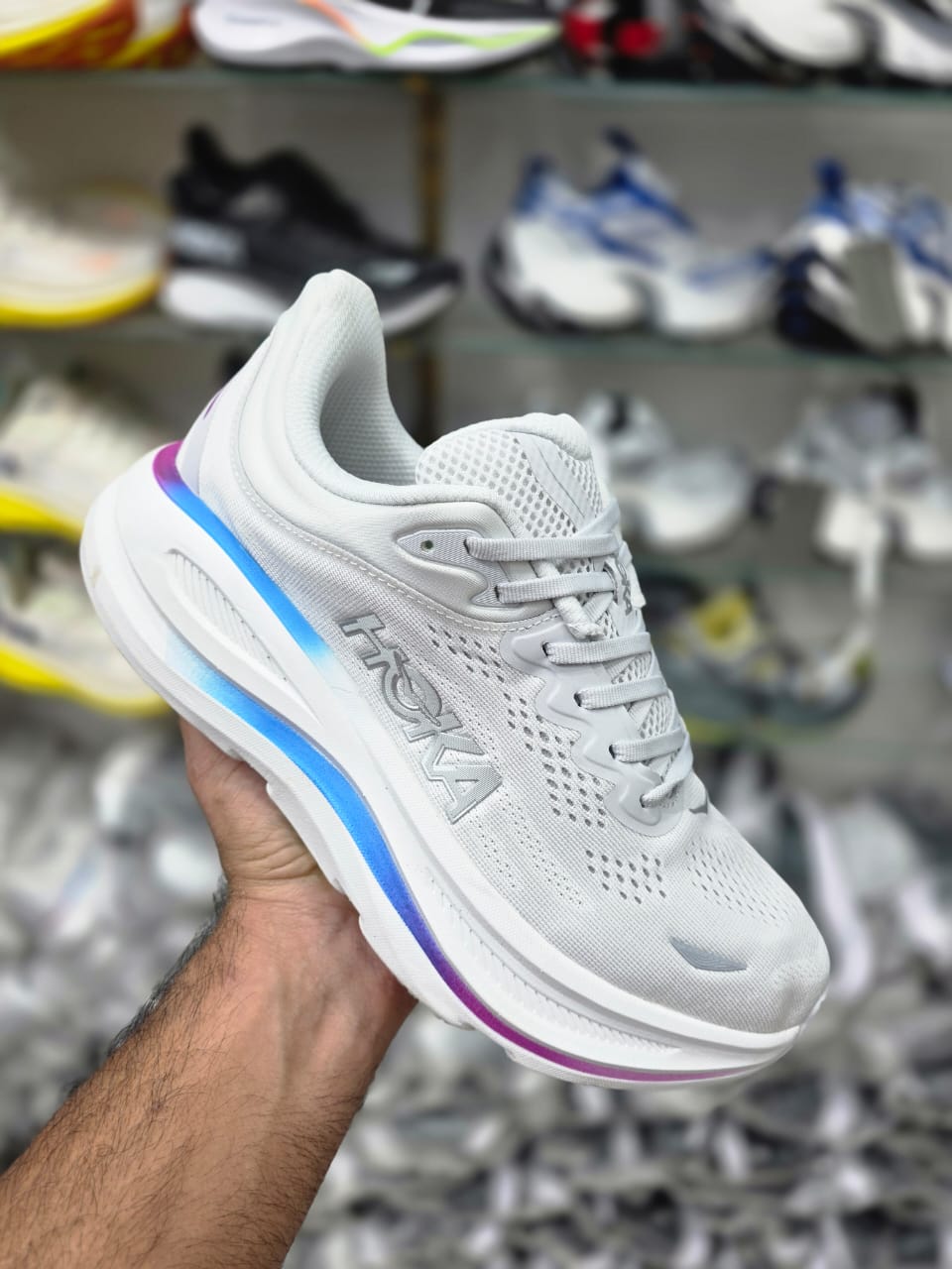 کتونی هوکا باندی ۹/shoes hoka bondi 9/ساخت ویتنام
