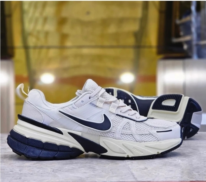 کفش ویتنامی نایکv2k/ وارداتی ویتنام / باجعبه Nike V2k Run/ سایز بندی کامل 38تا45