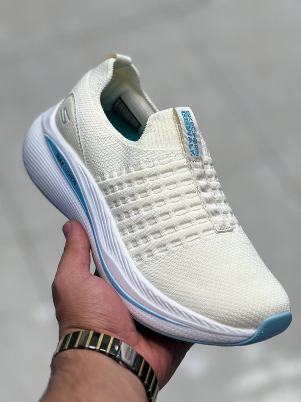 اسکیچرزmax cushion طبی و سبک و راحت ، کتونی ویتنامی سایز۳۷ تا ۴۰ فروش بصورت عمده و تک .Skechers Max cushion Vietnam