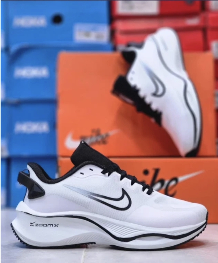 کتونی نایک زوم لبخندی ویتنامی توری مستر سایزبندی کامل 40تا 45 باکارتن بارکددار.Nike Zoom X Vietnam