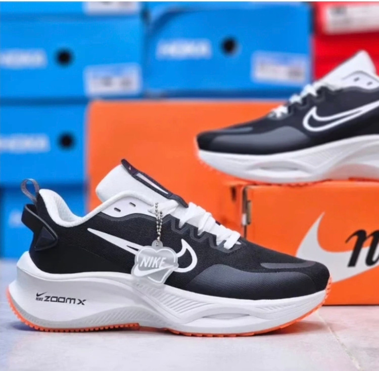کتونی نایک زوم لبخندی ویتنامی توری مستر سایزبندی کامل 40تا 45 باکارتن بارکددار.Nike Zoom X Vietnam