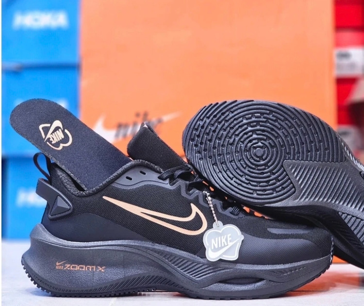 کتونی نایک زوم لبخندی ویتنامی توری مستر سایزبندی کامل 40تا 45 باکارتن بارکددار.Nike Zoom X Vietnam