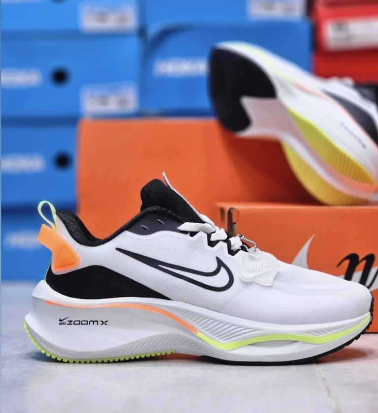 کتونی نایک زوم لبخندی ویتنامی توری مستر سایزبندی کامل 40تا 45 باکارتن بارکددار.Nike Zoom X Vietnam