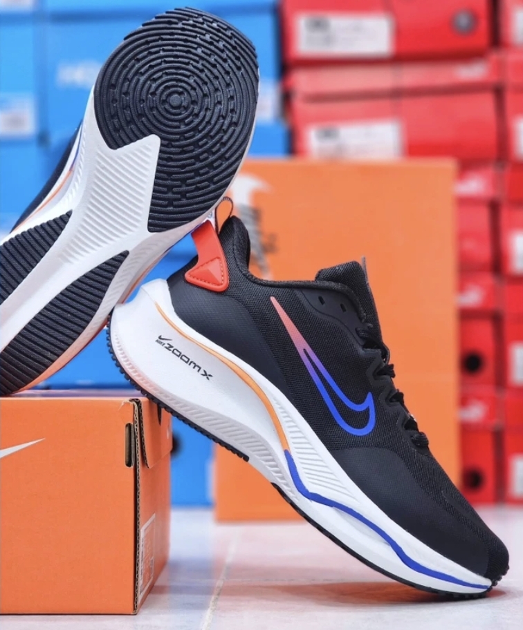 کتونی نایک زوم لبخندی ویتنامی توری مستر سایزبندی کامل 40تا 45 باکارتن بارکددار.Nike Zoom X Vietnam
