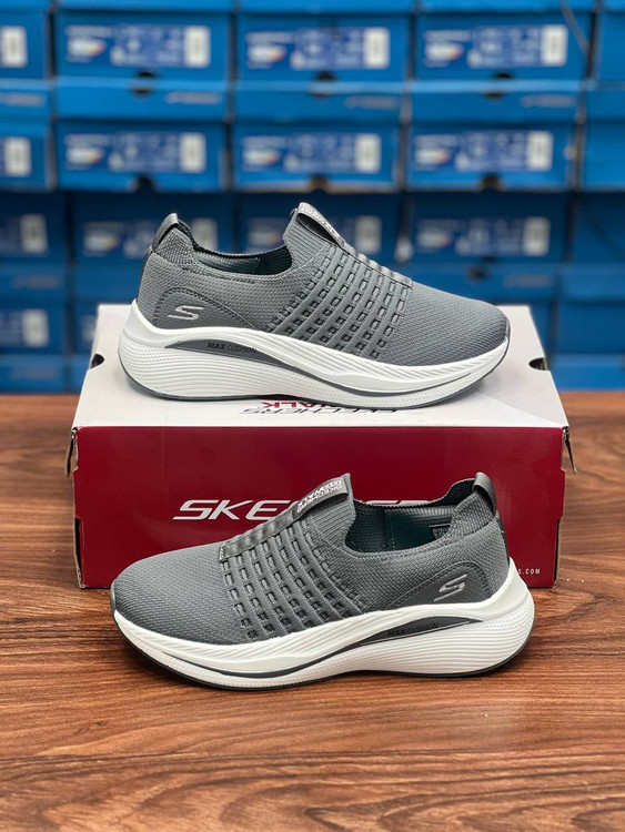 کتونی بدون بند اسکیچرزmax cushion طبی و سبک و راحت ، کتونی ویتنامی سایز۳۷ تا ۴۰ فروش بصورت عمده و تک .Skechers Max cushion Vietnam