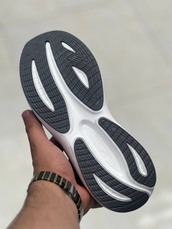 کتونی بدون بند اسکیچرزmax cushion طبی و سبک و راحت ، کتونی ویتنامی سایز۳۷ تا ۴۰ فروش بصورت عمده و تک .Skechers Max cushion Vietnam