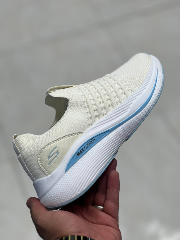 اسکیچرزmax cushion طبی و سبک و راحت ، کتونی ویتنامی سایز۳۷ تا ۴۰ فروش بصورت عمده و تک .Skechers Max cushion Vietnam