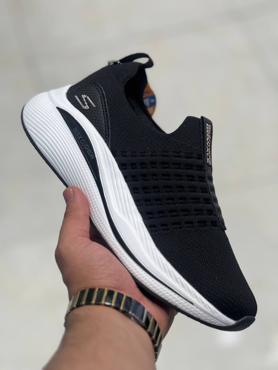 کفش اسکیچرزmax cushion طبی و سبک و راحت ، کتونی ویتنامی سایز۳۷ تا ۴۰ فروش بصورت عمده و تک .Skechers Max cushion Vietnam