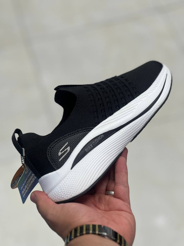 کفش اسکیچرزmax cushion طبی و سبک و راحت ، کتونی ویتنامی سایز۳۷ تا ۴۰ فروش بصورت عمده و تک .Skechers Max cushion Vietnam