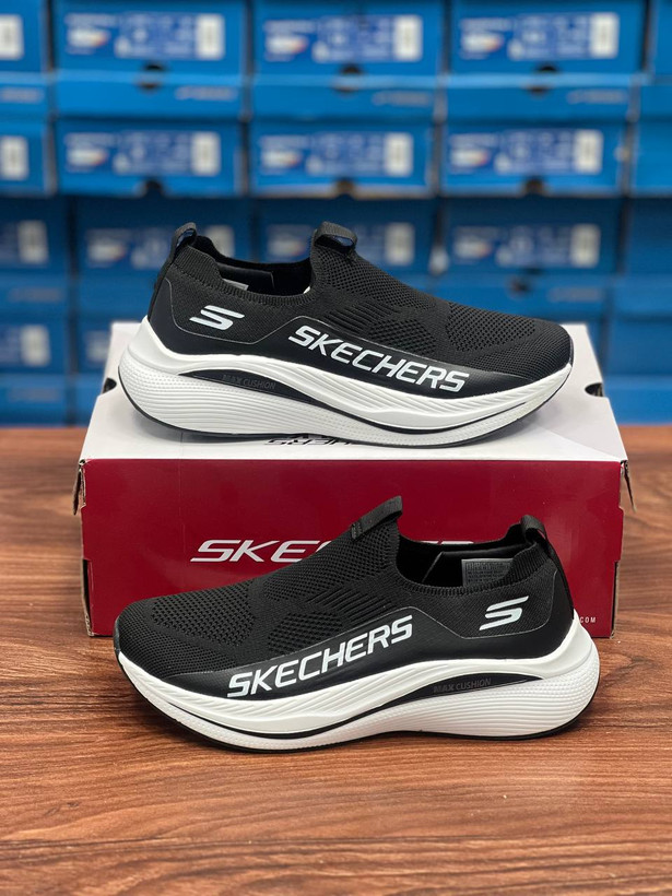 کتونی اسکیچرز مدل GO Walk max Cushioning , سایز ۳۷ تا۴۵، ساخت ویتنام ، فروش عمده و تک. Skechers Go Walk Max Cushioning Vietnam