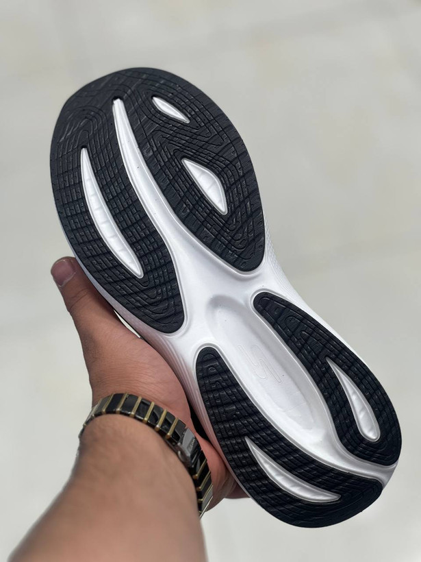 کتونی اسکیچرز مدل GO Walk max Cushioning , سایز ۳۷ تا۴۵، ساخت ویتنام ، فروش عمده و تک. Skechers Go Walk Max Cushioning Vietnam