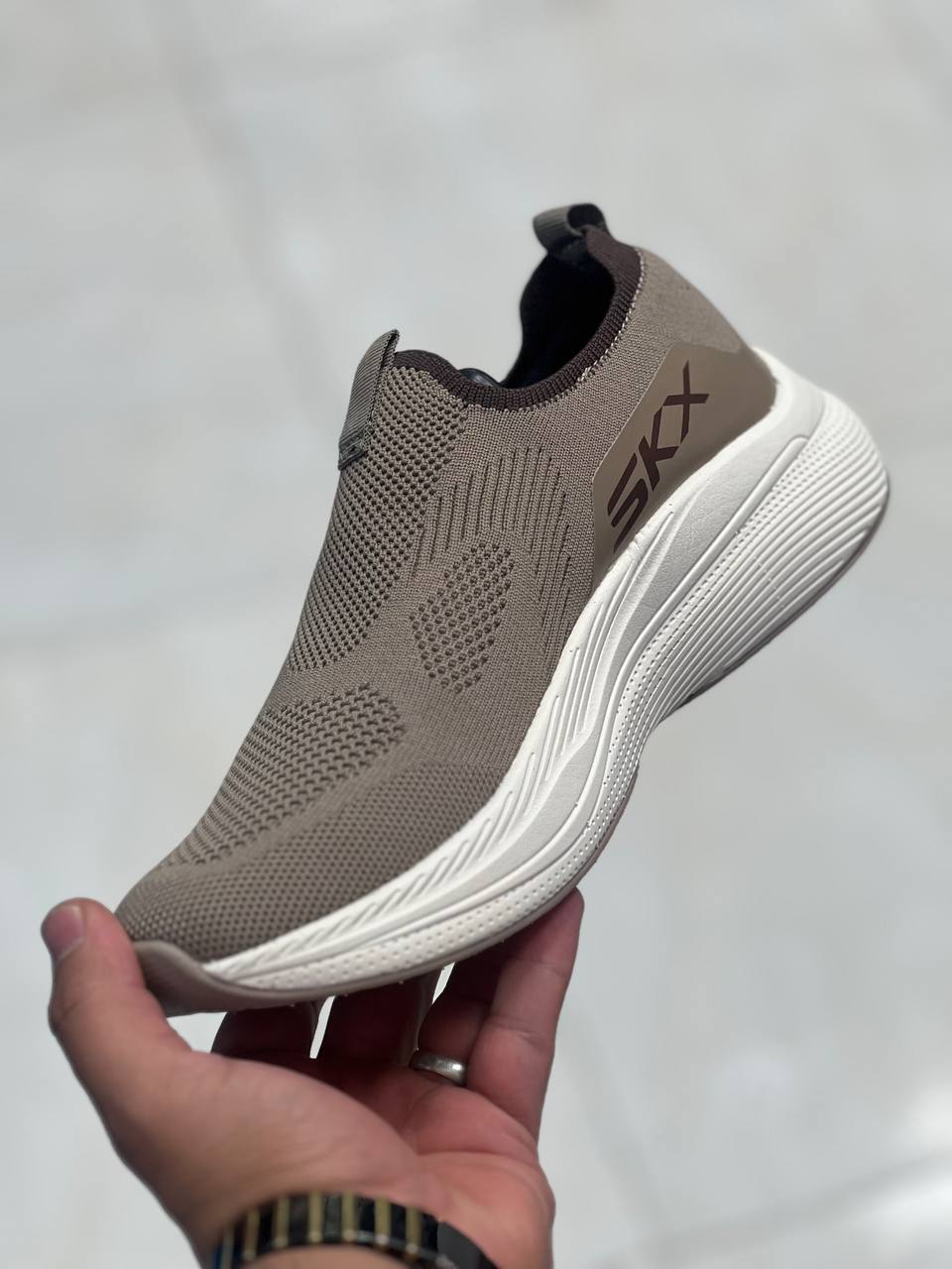 کتونی اسکیچرز مدل GO Walk max Cushioning , سایز ۴۰ تا ۴۵، ساخت ویتنام ، فروش عمده و تک. Skechers Go Walk Max Cushioning Vietnam