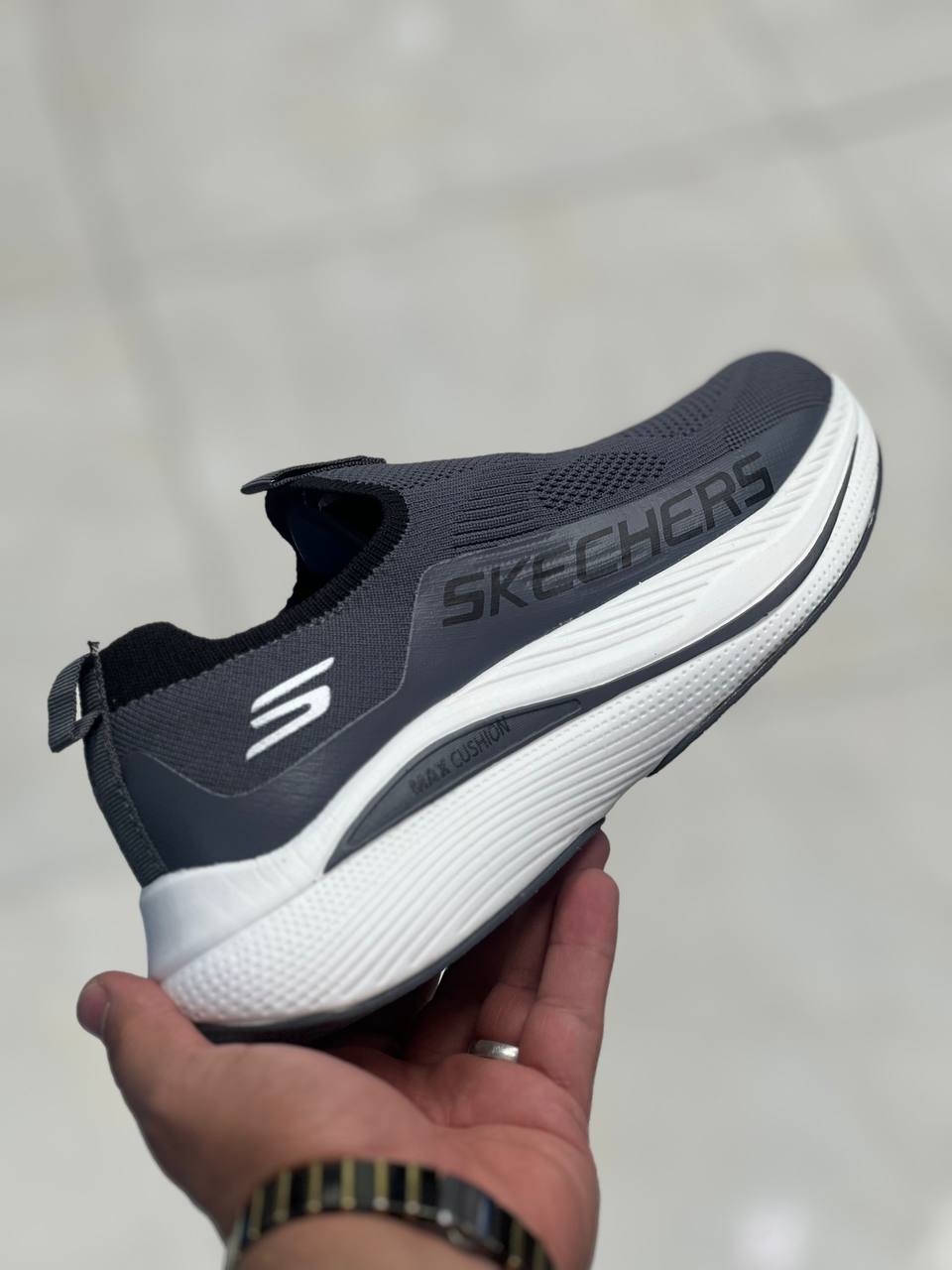 کتونی اسکیچرز مدل GO Walk max Cushioning , سایز ۴۰ تا ۴۵، ساخت ویتنام ، فروش عمده و تک. Skechers Go Walk Max Cushioning Vietnam