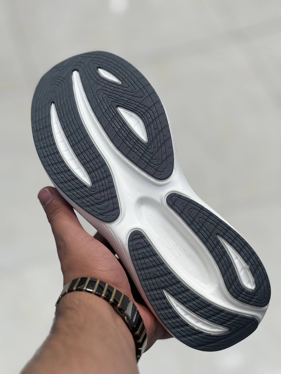 کتونی اسکیچرز مدل GO Walk max Cushioning , سایز ۴۰ تا ۴۵، ساخت ویتنام ، فروش عمده و تک. Skechers Go Walk Max Cushioning Vietnam