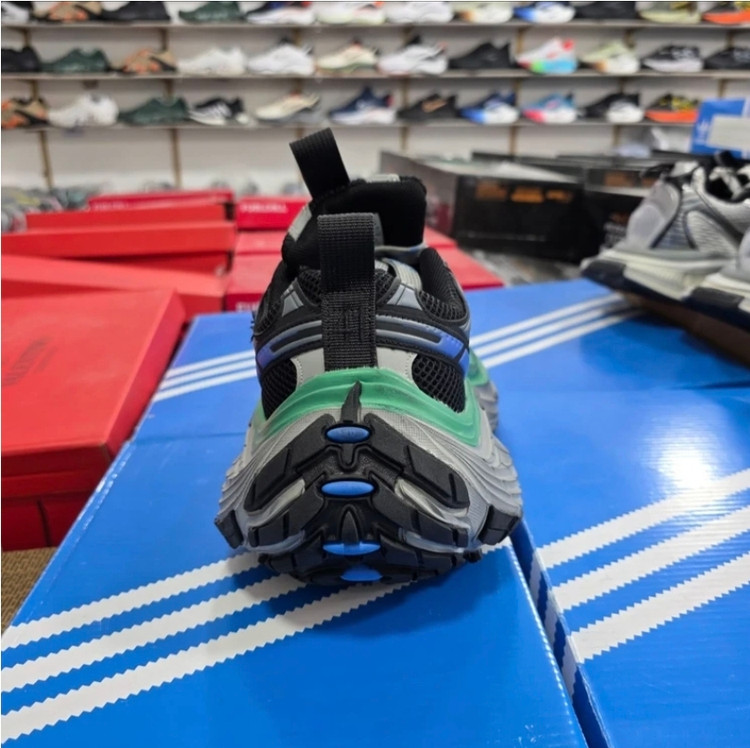 Balenciaga ۱۰xl Trainers vietnam. بالنسیاگا