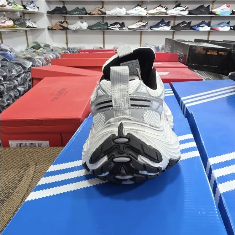 Balenciaga ۱۰xl Trainers vietnamبالنسیاگا