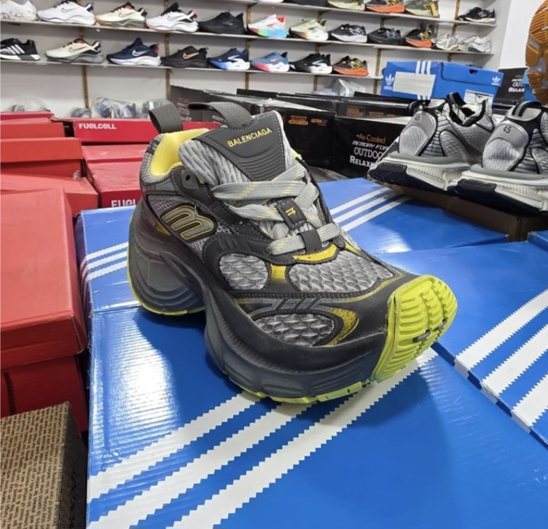 Balenciaga ۱۰xl Trainers vietnamبالنسیاگا