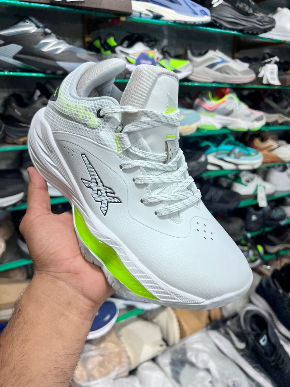 asics nova surge low /سایز ۴۰ تا ۴۵ /ساخت ویتنام /فروش عمده و