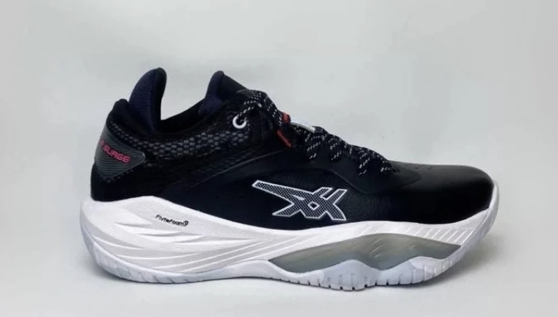 asics nova surge low /سایز ۴۰ تا ۴۵ /ساخت ویتنام /فروش عمده و