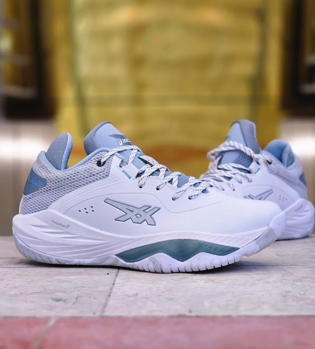 asics nova surge low /سایز ۴۰ تا ۴۵ /ساخت ویتنام /فروش عمده و