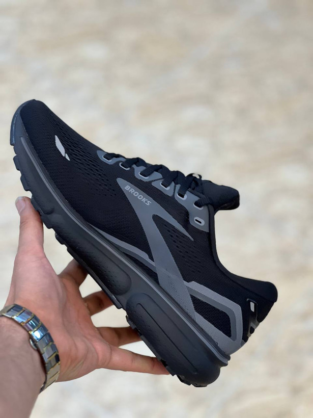 کتونی بروکس گاست ۱۵ / ساخت ویتنام وارداتی /Brooks Ghost 15/ سایز ۴۰تا ۴۵ /فروش عمده و تک .