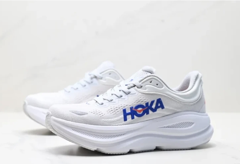 کتونی هوکا باندی ۹/shoes hoka bondi 9/ساخت ویتنام وارداتی /همراه با جعبه باربارکد دار/سایز ۳۶ تا ۴۵ /فروش عمده و تک/ست جذاب / تضمین کیفیت کالا