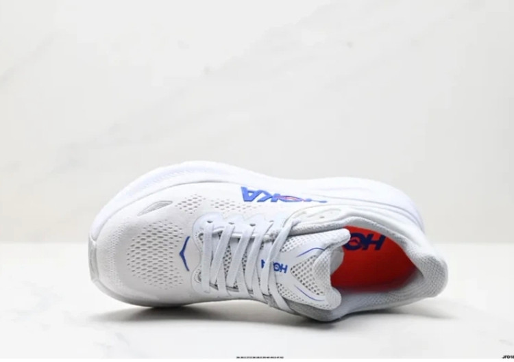 کتونی هوکا باندی ۹/shoes hoka bondi 9/ساخت ویتنام وارداتی /همراه با جعبه باربارکد دار/سایز ۳۶ تا ۴۵ /فروش عمده و تک/ست جذاب / تضمین کیفیت کالا