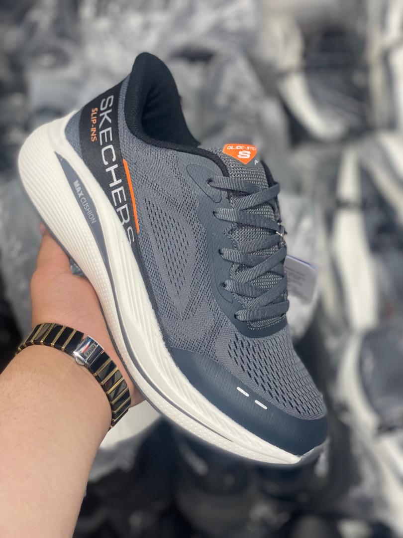 کتونی اسکیچرز ساخت ویتنام /Skechers Slip-ins Max Cushioning /سایز ۴۰ تا ۴۵/فروش بصورت عمده و تک .
