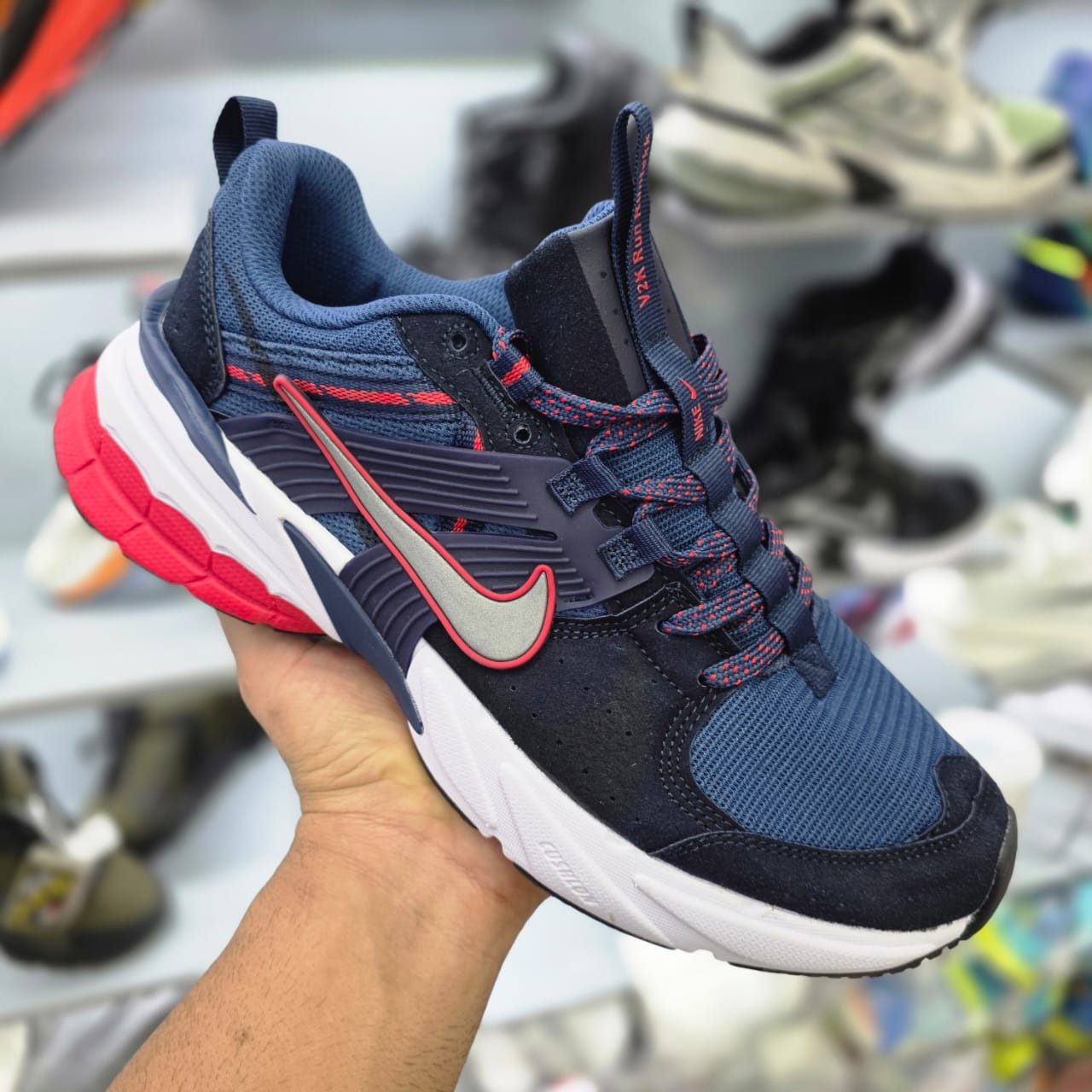 کتونی نایک V2K, ساخت ویتنام وارداتی، فروش بصورت عمده و تک ، سایز ۴۰تا۴۵.Nike V2k Run Year of the Dragon