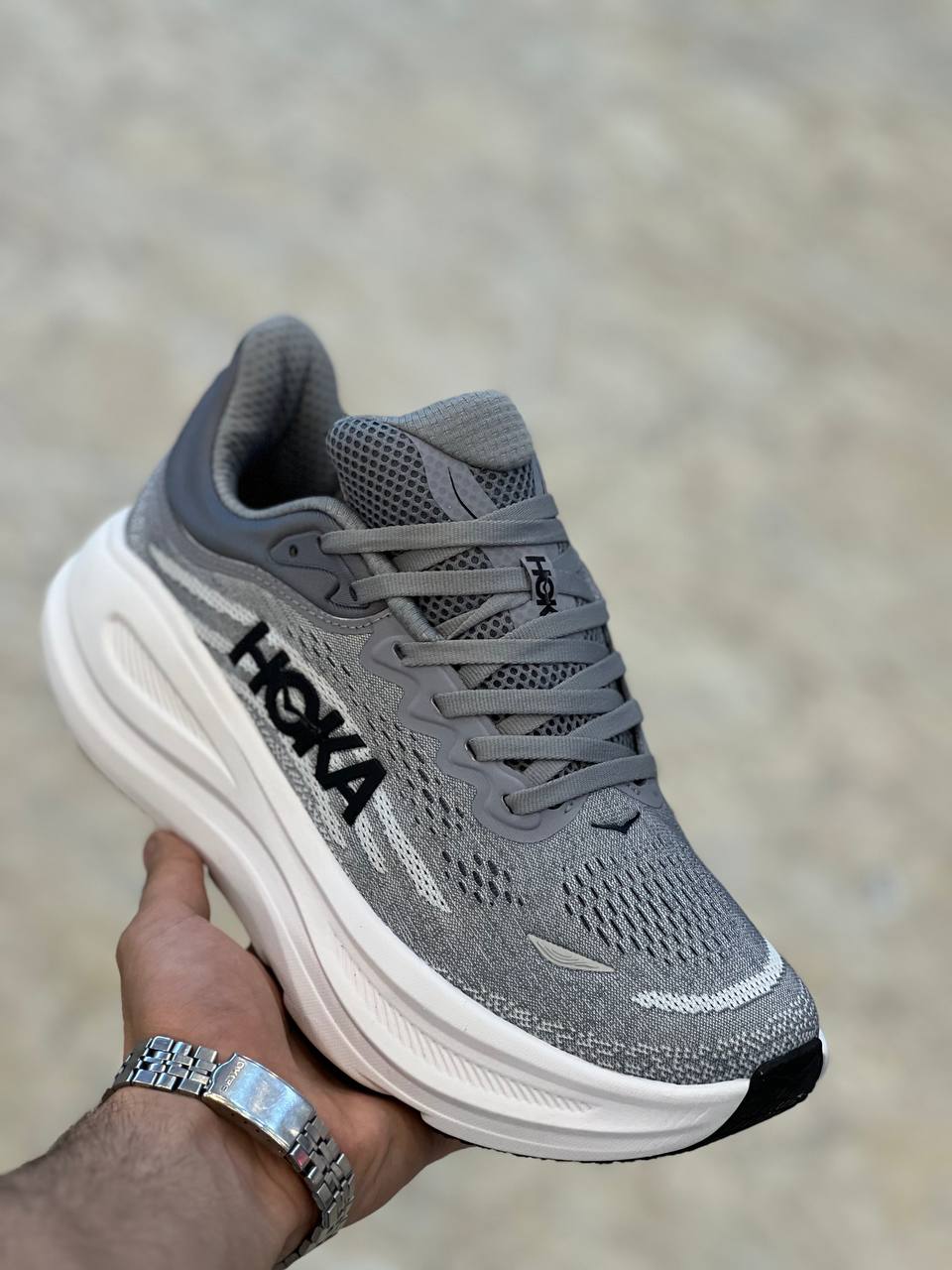 کفش هوکا باندی ۹/shoes hoka bondi 9/کتونی ویتنامی /همراه با جعبه بارکد دار/سایز ۴۰ تا ۴۵ /فروش عمده و تک / تضمین کیفیت کالا