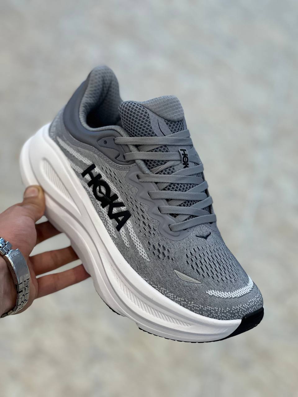 کفش هوکا باندی ۹/shoes hoka bondi 9/کتونی ویتنامی /همراه با جعبه بارکد دار/سایز ۴۰ تا ۴۵ /فروش عمده و تک / تضمین کیفیت کالا