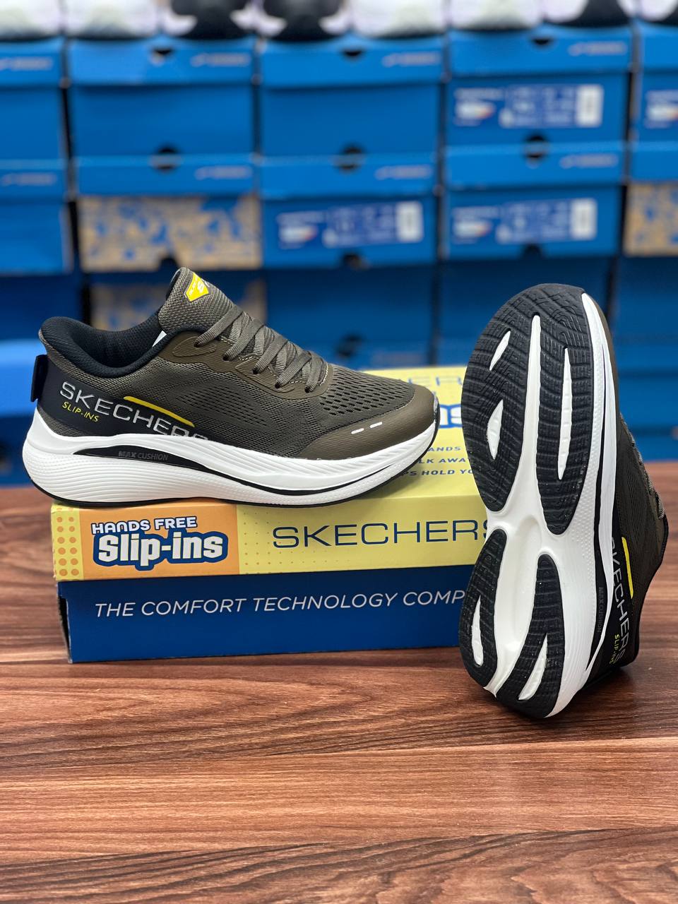 کتونی اسکیچرز ساخت ویتنام /Skechers Slip-ins Max Cushioning /سایز ۴۰ تا ۴۵/فروش بصورت عمده و تک .