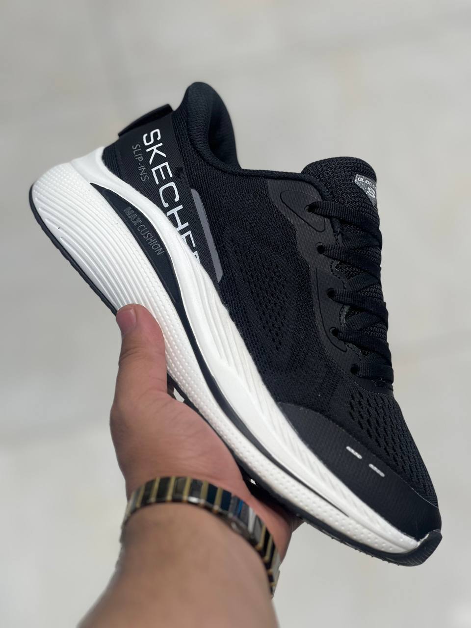 کتونی اسکیچرز نرم و سبک و راحت /ساخت ویتنام /Skechers Slip-ins Max Cushioning /سایز ۳۷تا۴۰/فروش بصورت عمده و تک .
