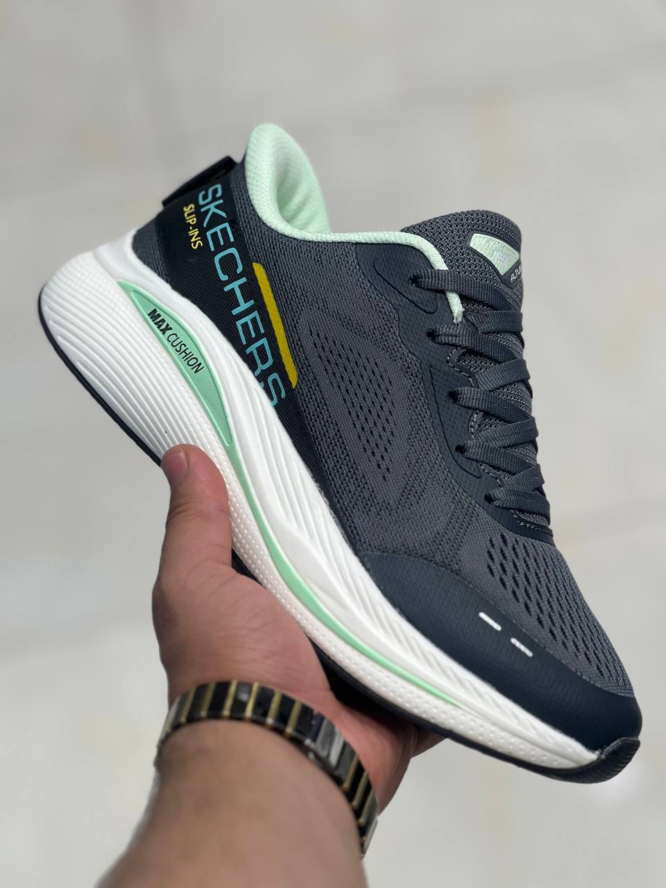 کتونی اسکیچرز نرم و سبک و راحت /ساخت ویتنام /Skechers Slip-ins Max Cushioning /سایز ۳۷تا۴۰/فروش بصورت عمده و تک .