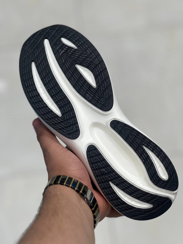 کتونی اسکیچرز نرم و سبک و راحت /ساخت ویتنام /Skechers Slip-ins Max Cushioning /سایز ۳۷تا۴۰/فروش بصورت عمده و تک .