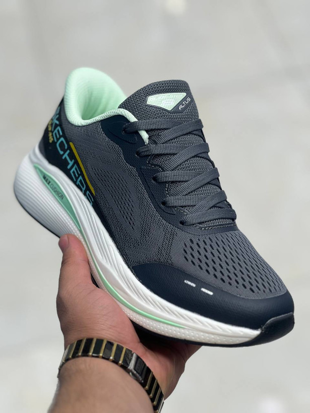 کتونی اسکیچرز نرم و سبک و راحت /ساخت ویتنام /Skechers Slip-ins Max Cushioning /سایز ۳۷تا۴۰/فروش بصورت عمده و تک .