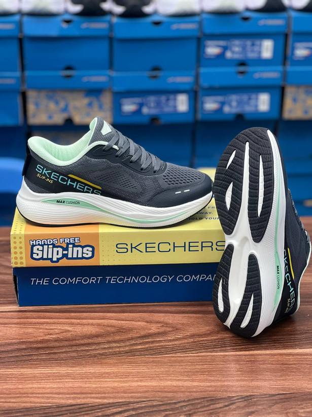 کتونی اسکیچرز نرم و سبک و راحت /ساخت ویتنام /Skechers Slip-ins Max Cushioning /سایز ۳۷تا۴۰/فروش بصورت عمده و تک .