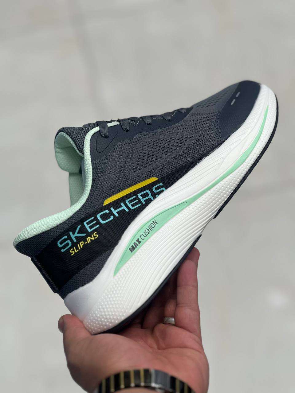 کتونی اسکیچرز نرم و سبک و راحت /ساخت ویتنام /Skechers Slip-ins Max Cushioning /سایز ۳۷تا۴۰/فروش بصورت عمده و تک .