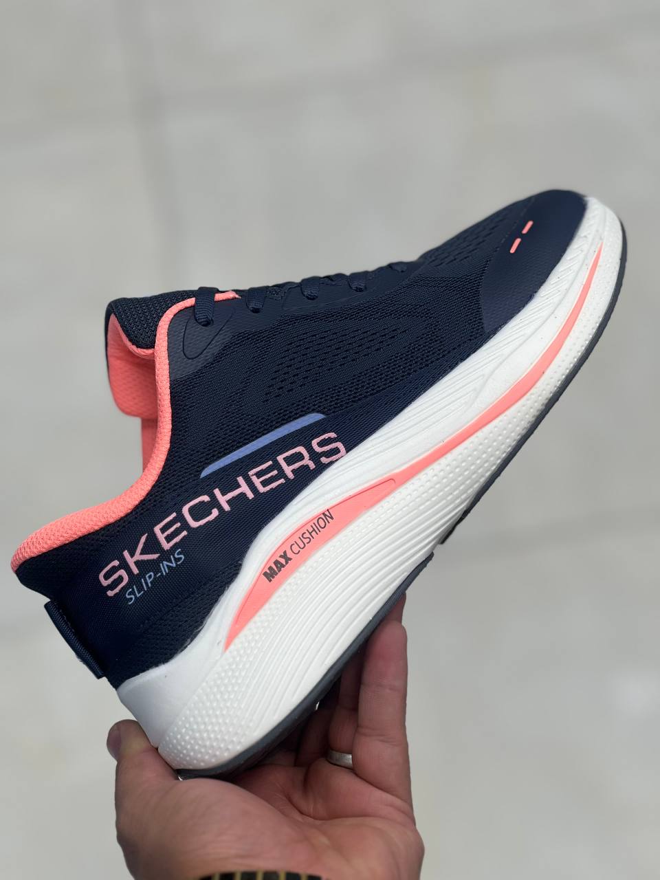 کتونی اسکیچرز نرم و سبک و راحت /ساخت ویتنام /Skechers Slip-ins Max Cushioning /سایز ۳۷تا۴۰/فروش بصورت عمده و تک .