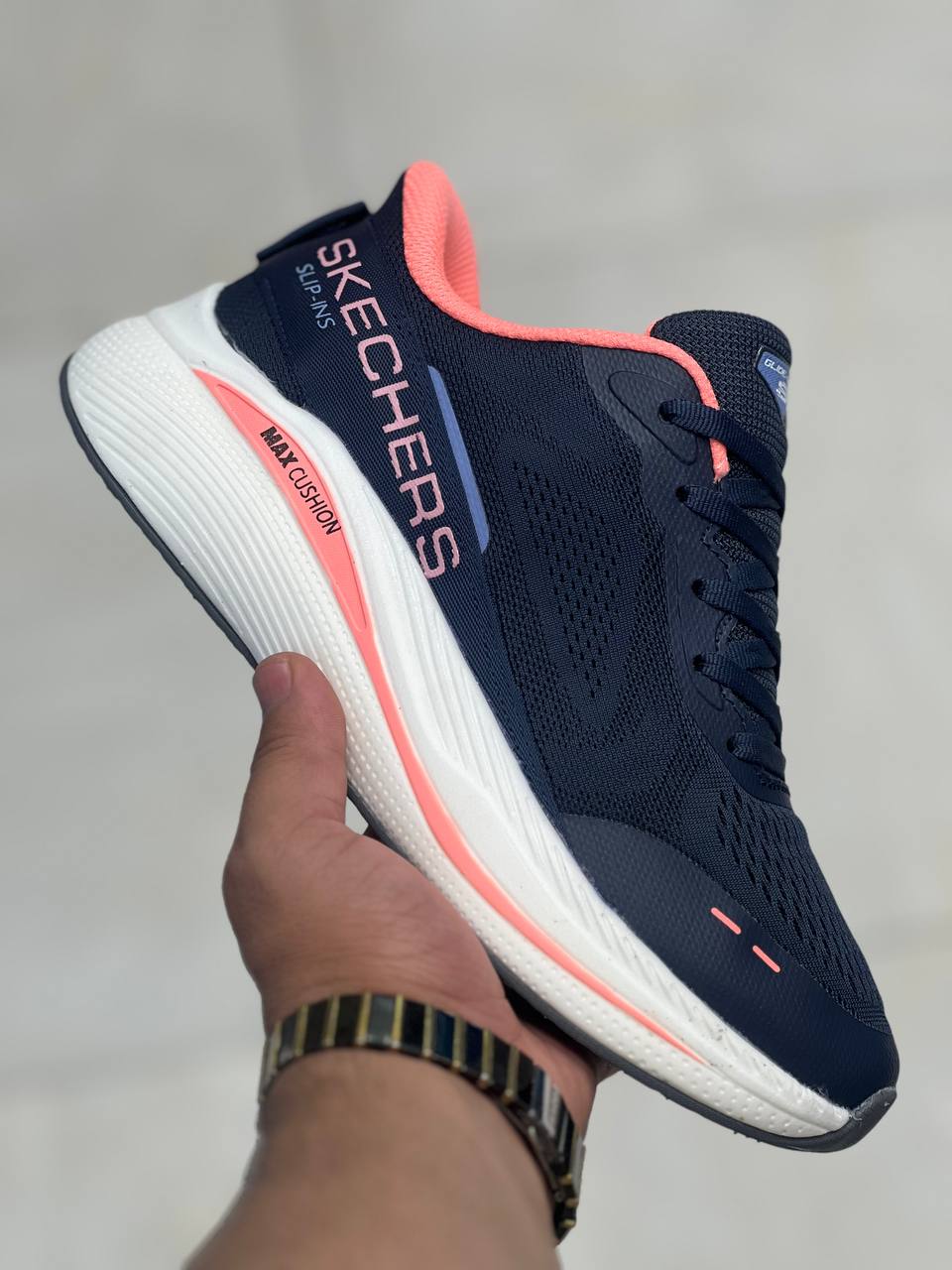 کتونی اسکیچرز نرم و سبک و راحت /ساخت ویتنام /Skechers Slip-ins Max Cushioning /سایز ۳۷تا۴۰/فروش بصورت عمده و تک .