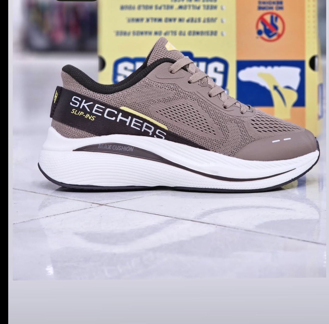 کتونی اسکیچرز ساخت ویتنام /Skechers Slip-ins Max Cushioning /سایز ۴۰ تا ۴۵/فروش بصورت عمده و تک .