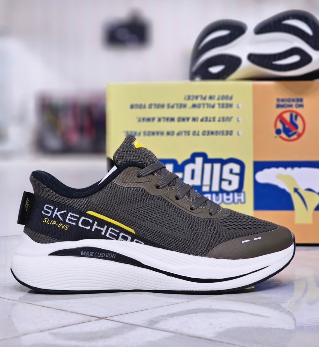 کتونی اسکیچرز ساخت ویتنام /Skechers Slip-ins Max Cushioning /سایز ۴۰ تا ۴۵/فروش بصورت عمده و تک .