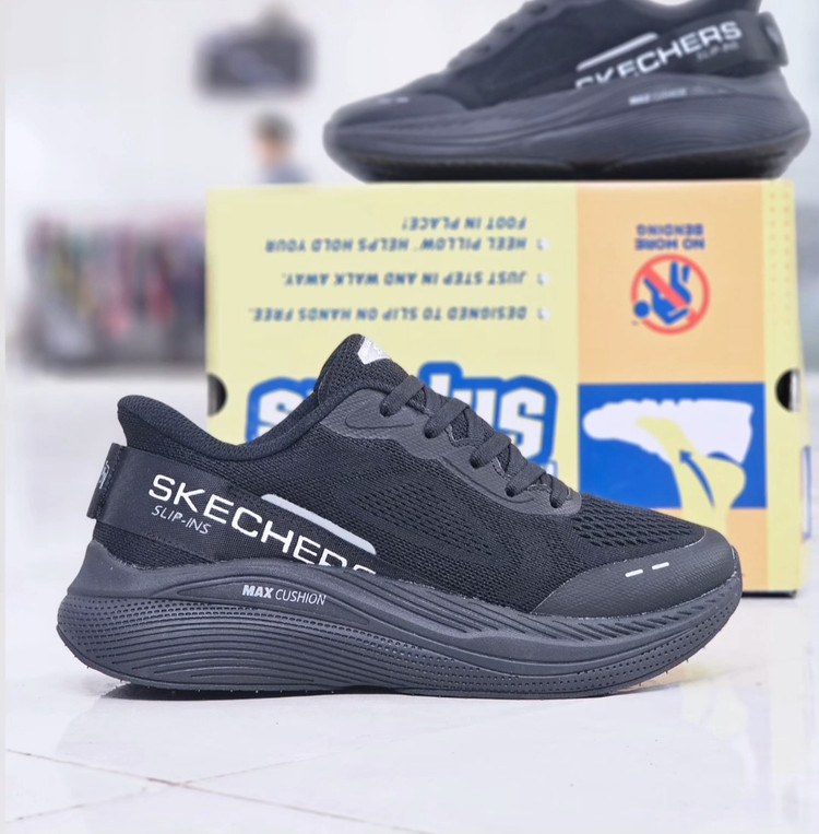 کتونی اسکیچرز ساخت ویتنام /Skechers Slip-ins Max Cushioning /سایز ۴۰ تا ۴۵/فروش بصورت عمده و تک .