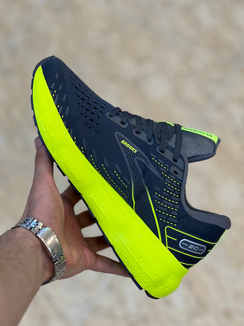 کفش بروکس گلیسرین ۲۰/فروش بصورت عمده و تک /سایز ۴۰ تا ۴۵ / ساخت ویتنام /BROOKS GLYCERIN GTS 20 VIETNAM